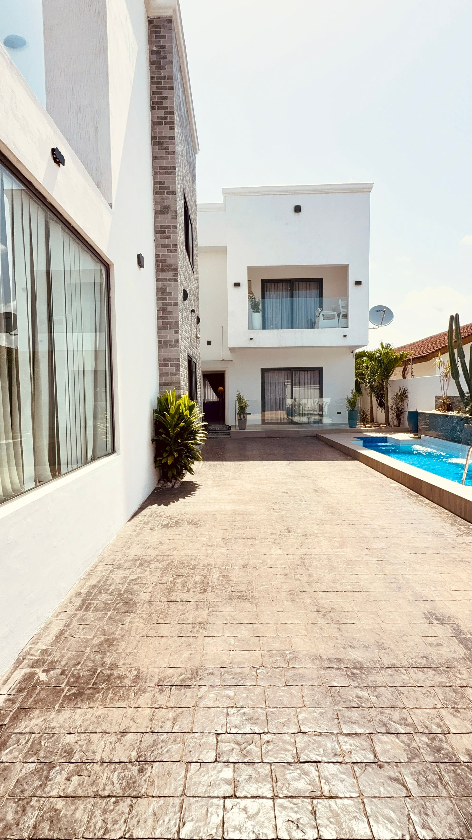 4-BEDROOM LUXURIOUS FULLY FURNISHED HOUSE AT ADJIRIGANOR